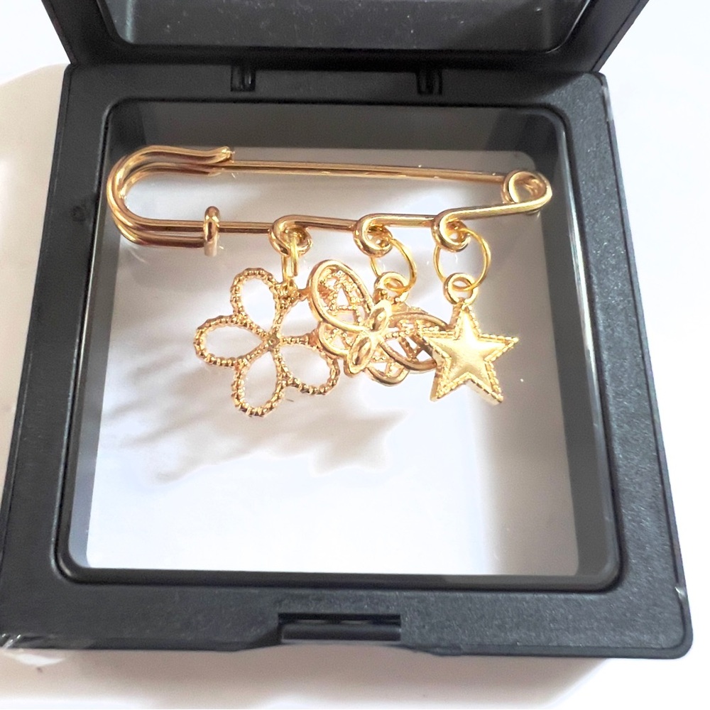 Gold Tone Butterfly & Star Charm Safety Pin Brooch - Picture 3 of 4